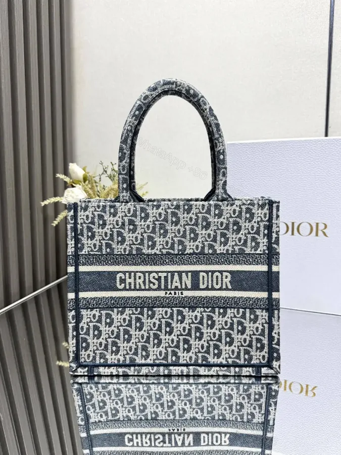 View 1 of Monochrome Jacquard Tote: Bold Texture, Everyday Chic, Open-Top