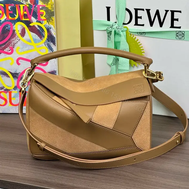 View 1 of 高仿Loewe*Puzzle系列3980單肩包橡木棕小號免檢版