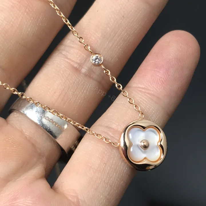 View 1 of EN – Lux LV Necklaces 034