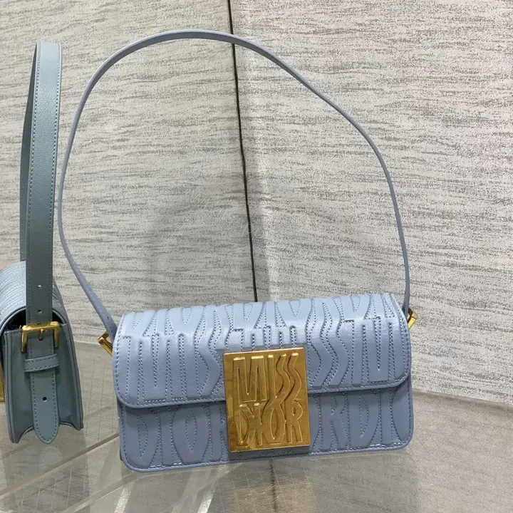 View 1 of 高仿Dior*Miss系列M261M23B衍縫線小牛皮腋下包藍色免檢版