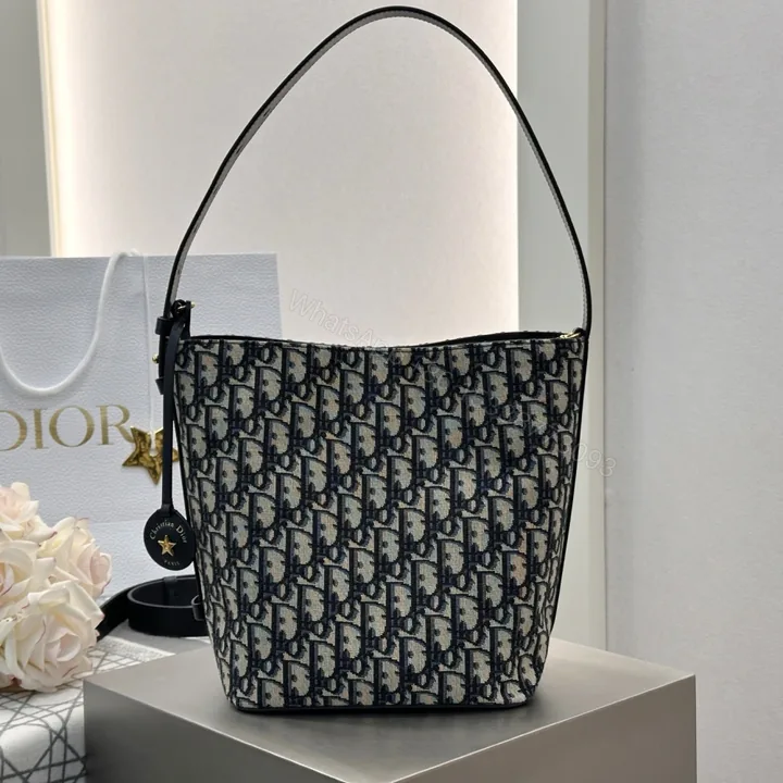 View 1 of 高仿Dior*Star系列M2854M928印花水桶包藍色小號免檢版