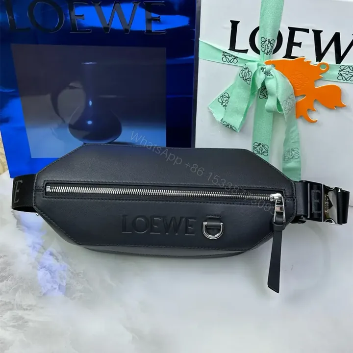 View 1 of 高仿Loewe*Sling系列1100牛皮男士腰包黑色免檢版