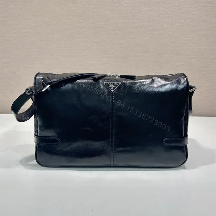 View 1 of 高仿Prada*2VH187小牛蠟皮男士郵差包黑色大號免檢版