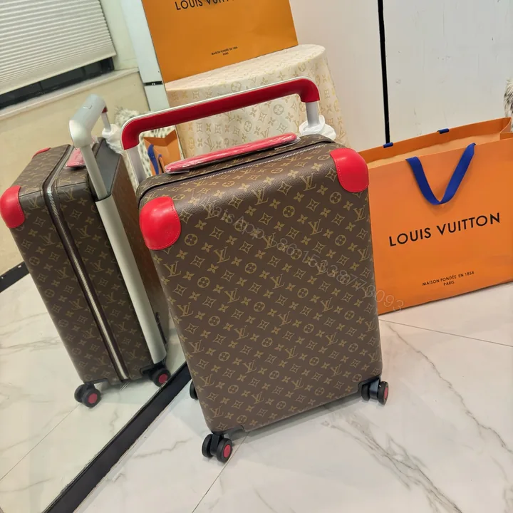 View 1 of LV 一比一 紅色細節旅行箱 耐磨滾輪設計