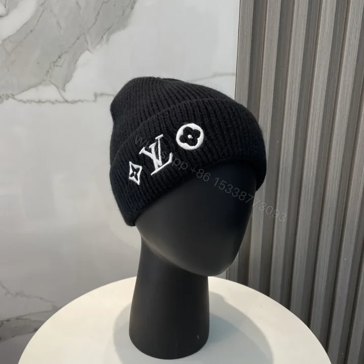 View 1 of LV 高仿毛線針織帽 經典Logo刺繡保暖款 黑色設計