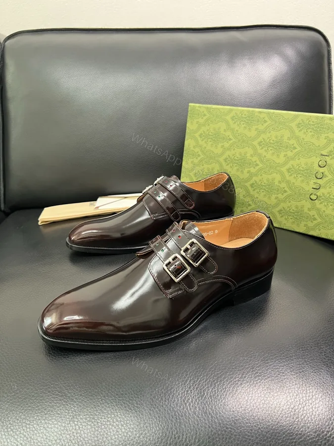 View 1 of Gucci 高仿男士雙釦紳士鞋 酒紅亮皮質感 精品風格穿搭首選
