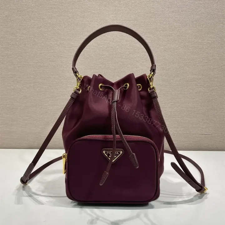 View 1 of 高仿Prada*RE-Nylon系列1BH038水桶包酒紅色免檢版