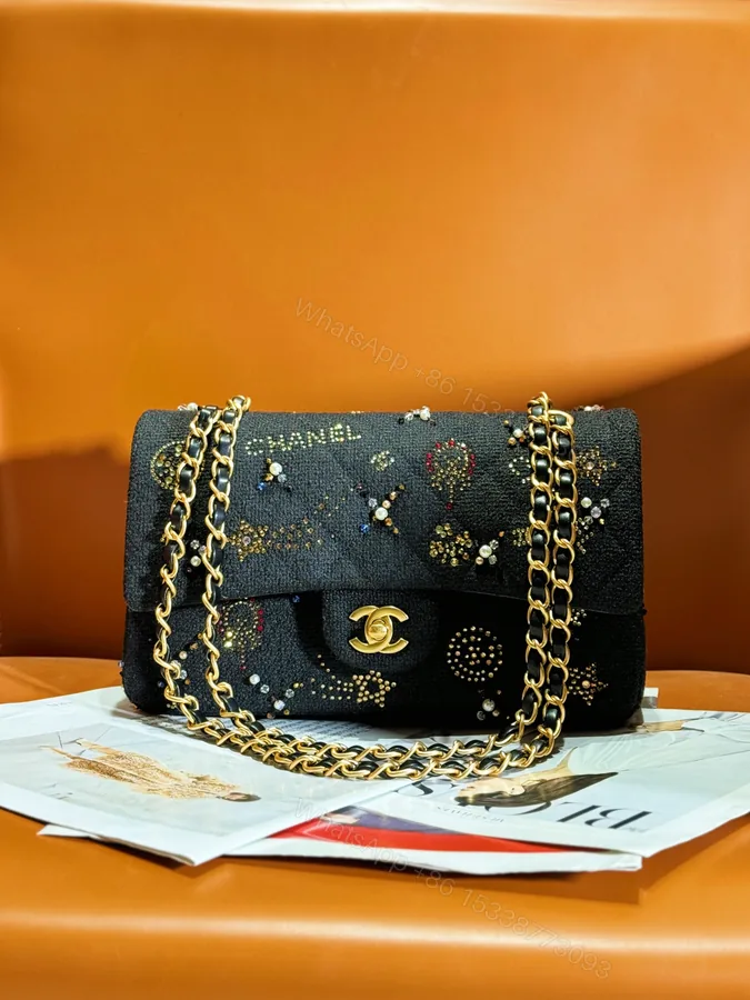 View 1 of Chanel 頂級原單黑色刺繡鏈條包 奢華珍珠鉚釘設計