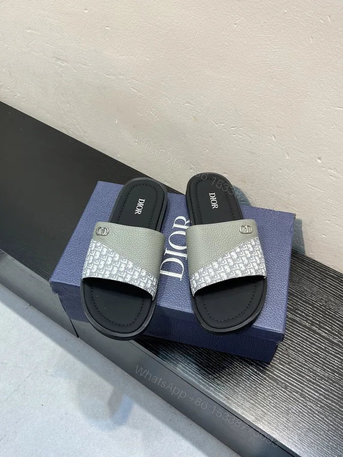 View 1 of Dior 高仿男士涼拖 灰色皮革拼接Oblique設計簡約休閒款