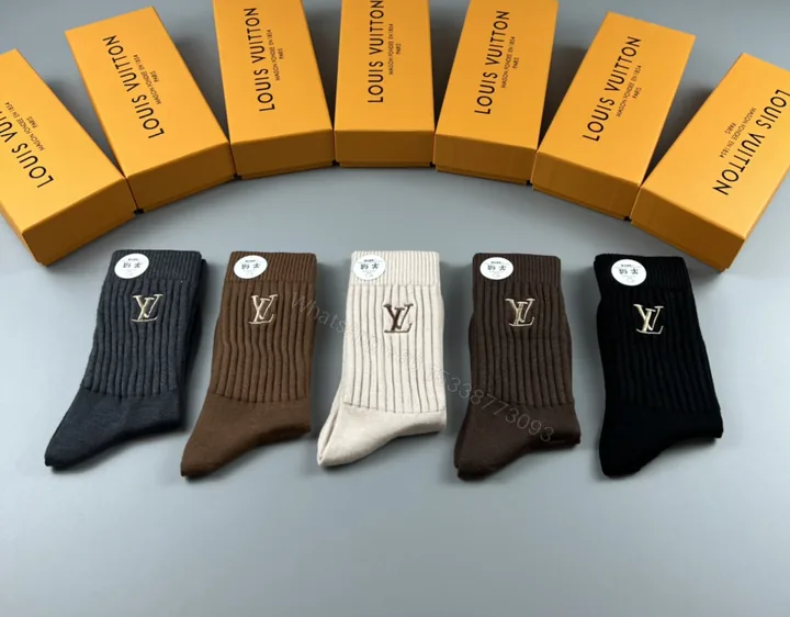 View 1 of LV高仿羅紋LOGO中筒襪5雙組 簡約素色設計百搭通勤款