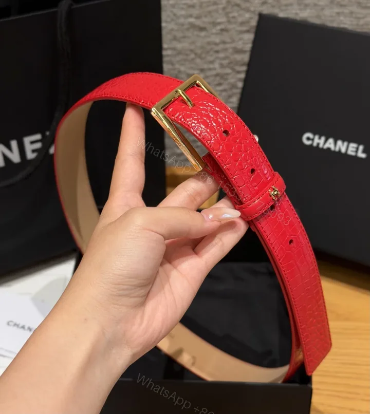 View 1 of Chanel A貨 女款紅色鱷魚紋皮帶 金屬方扣腰帶 百搭時尚款