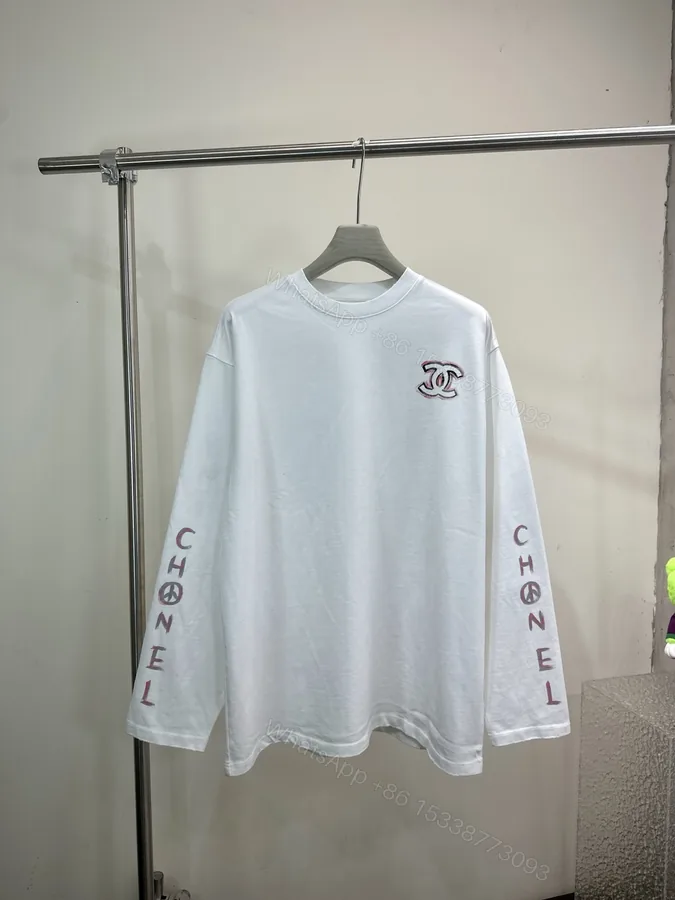 View 1 of CHANEL高仿長袖T恤 女士手繪風LOGO印花設計 白色休閒上衣2025新款
