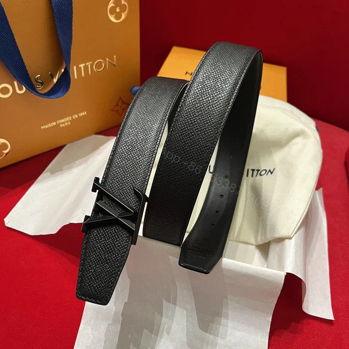View 1 of LV 高仿 男款壓紋皮革皮帶 LV金屬扣頭時尚百搭款