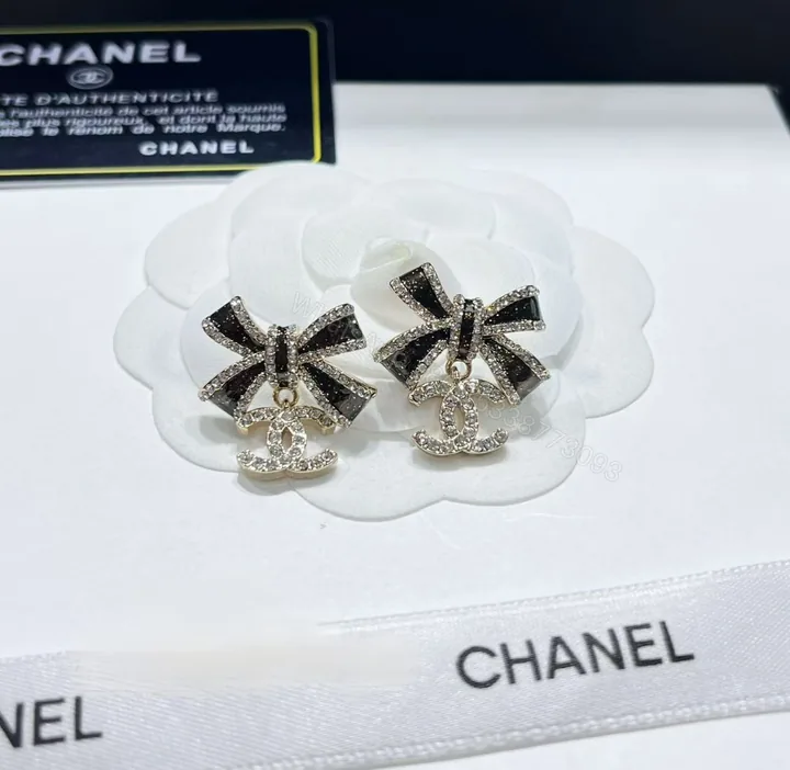 View 1 of Chanel 高仿黑蝴蝶結雙C耳環 水鑽立體造型 女士典雅甜美風飾品