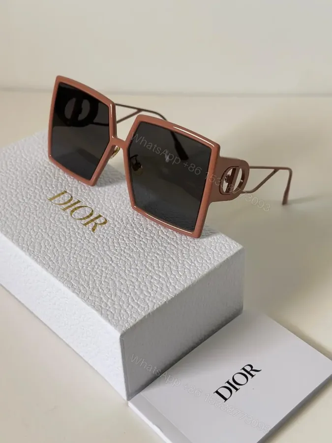 View 1 of DIOR