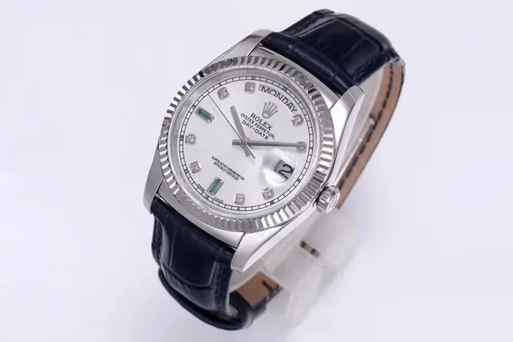 View 1 of 高仿 Rolex 總統表白盤鑽刻度鋼殼皮帶星期日历高仿腕錶