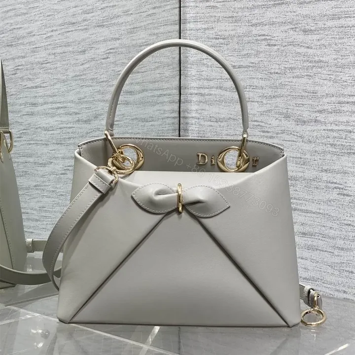 View 1 of 高仿Dior*26SS系列M0734GTU新款徽標手提包灰色免檢版
