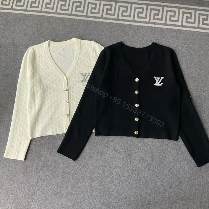 View 1 of LV 高仿 女士針織開衫外套 經典字母刺繡 簡約百搭