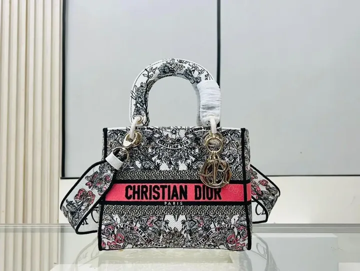 View 1 of DIOR
