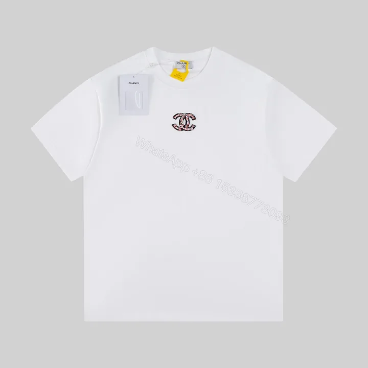 View 1 of Chanel 高仿男女款白色雙C刺繡T恤 簡約設計精品實穿單品