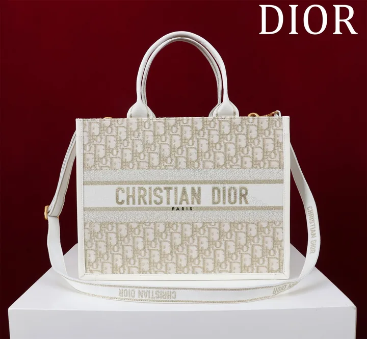 View 1 of 原單Dior Book Tote 托特包 白金經典老花 中型尺寸