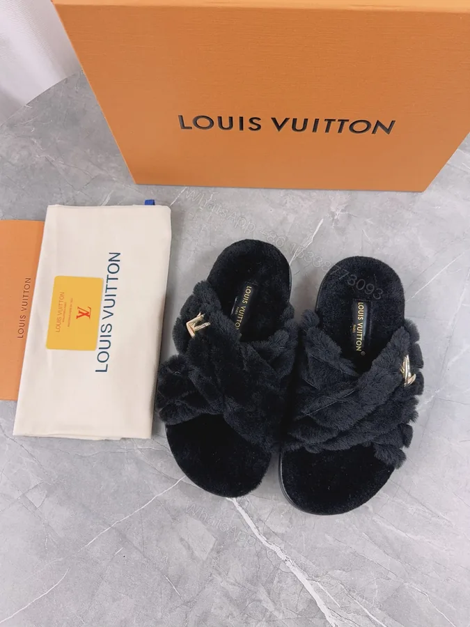 View 1 of LV 高仿毛絨交叉拖鞋 黑色款 低調百搭