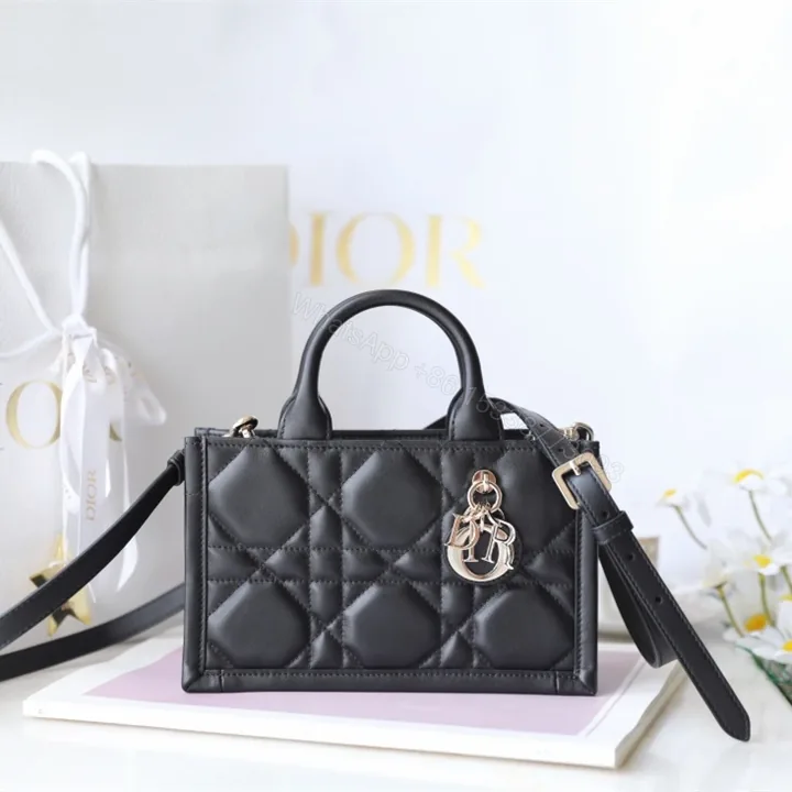 View 1 of 高仿Dior*BookTote系列S5573O牛皮革黑色單肩包免檢版