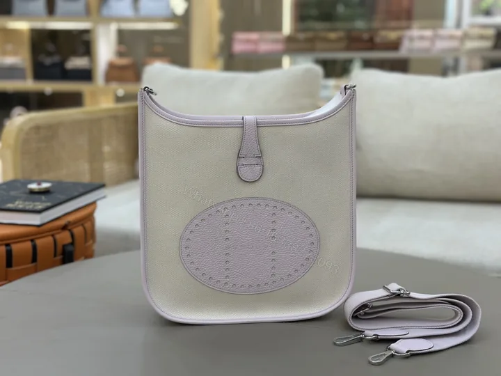 View 1 of Hermes 原單 Evelyne TPM 斜背包 米白灰拼色 帆布休閒款