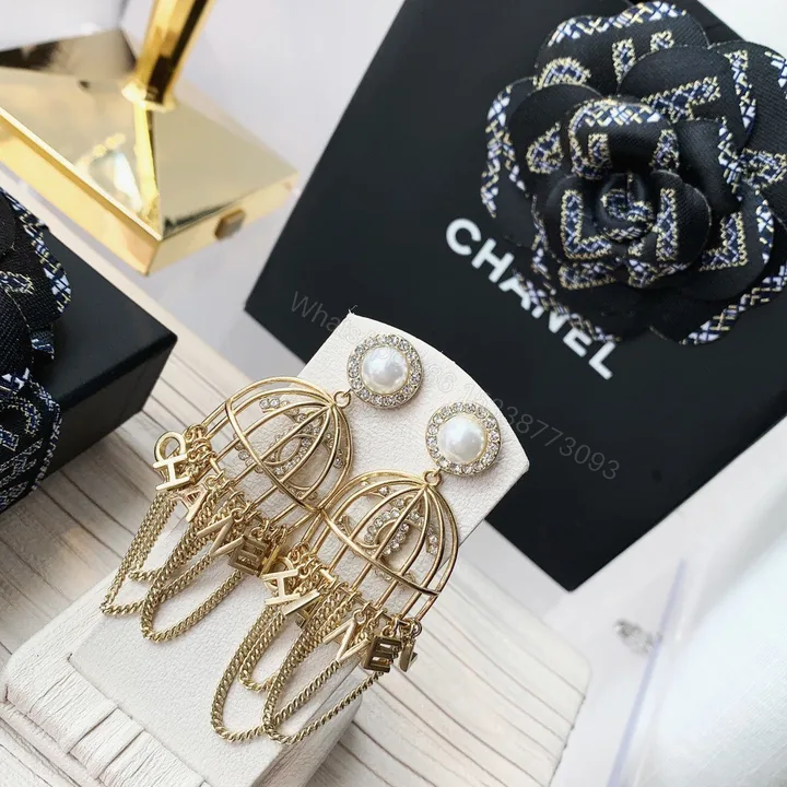View 1 of EN – Lux Earring Chanel 014