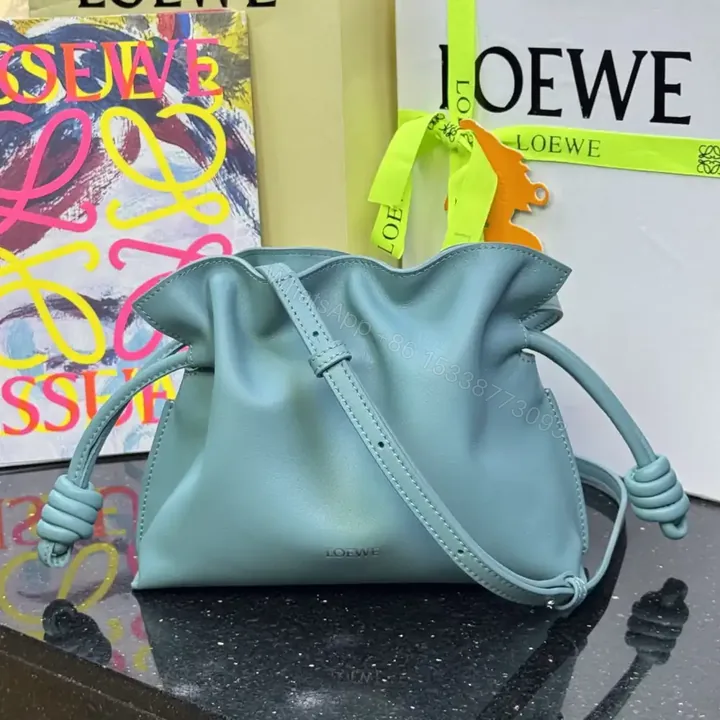 View 1 of 高仿Loewe*Flamenco系列4412小牛皮雲朵包水藍色小號免檢版