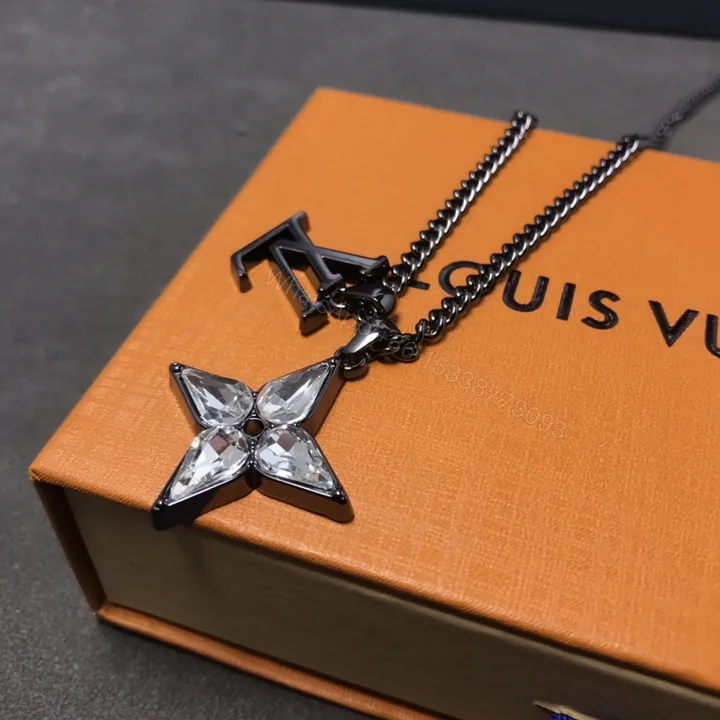 View 1 of EN – Lux LV Necklaces 050