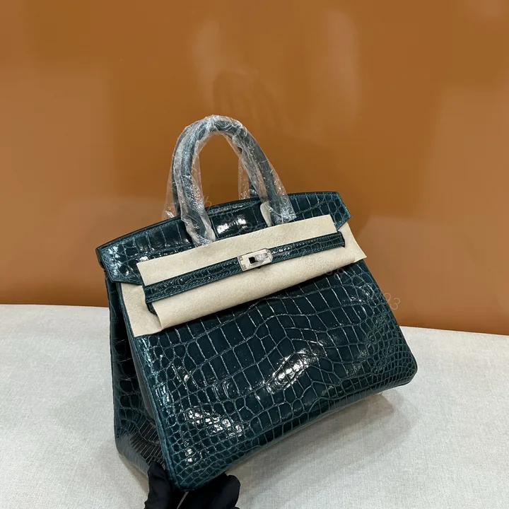 View 1 of Hermes 一比一 女款 Birkin 鱷魚紋手提包 深綠奢華款