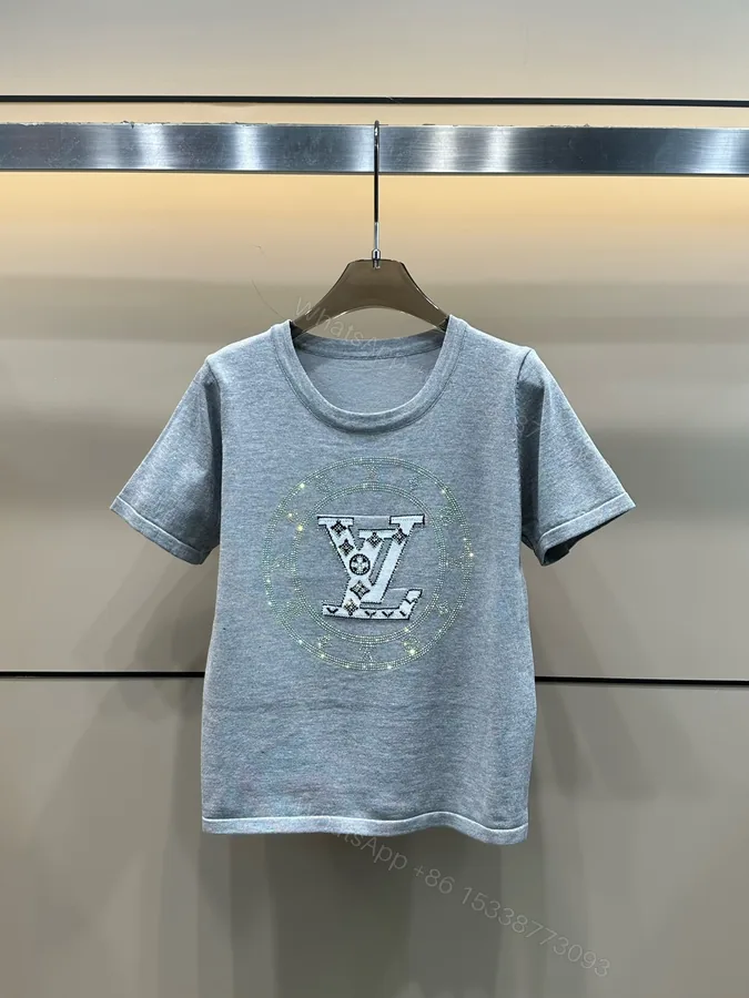 View 1 of LV一比一灰色亮鑽Logo短袖T恤百搭時尚款