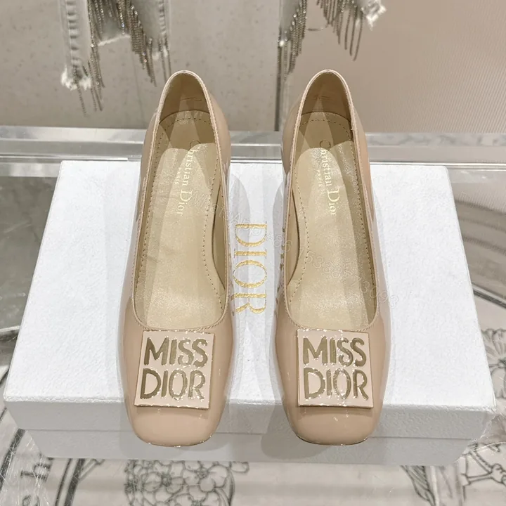 View 1 of 高仿Dior*Miss系列KCB268方頭LOGO金屬扣膚色單鞋免檢版