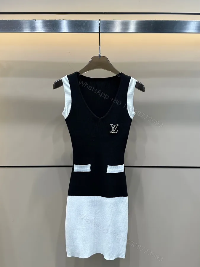 View 1 of LV A貨女士針織洋裝黑白撞色V領修身無袖裙款