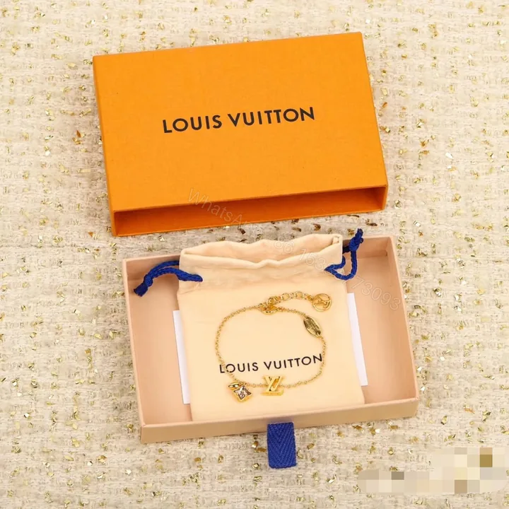 View 1 of LV A貨雙吊墜拼接項鍊 金銀配色設計時尚百搭精品