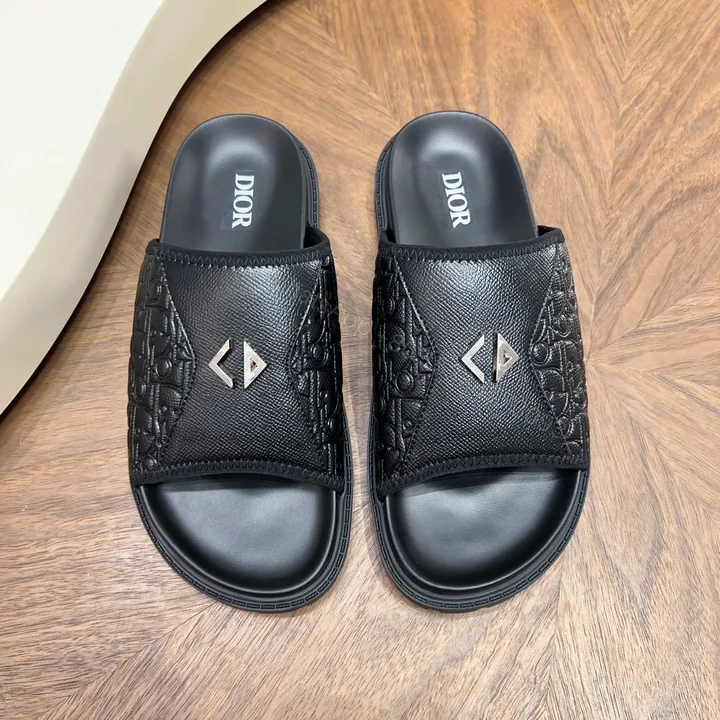 View 1 of Dior高仿男士涼拖黑色CD壓紋設計經典百搭潮流休閒款