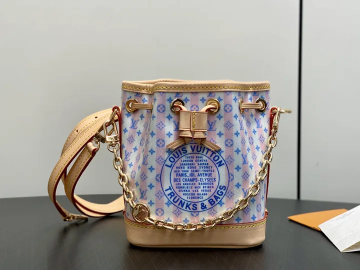View 1 of LV A貨Trunks系列迷你水桶包 彩色Monogram斜背包