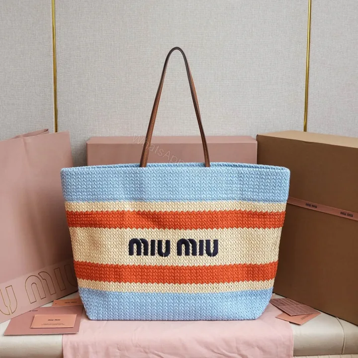 View 1 of 高仿miumiu*5BG228拼色LOGO手提包拼藍色免檢版