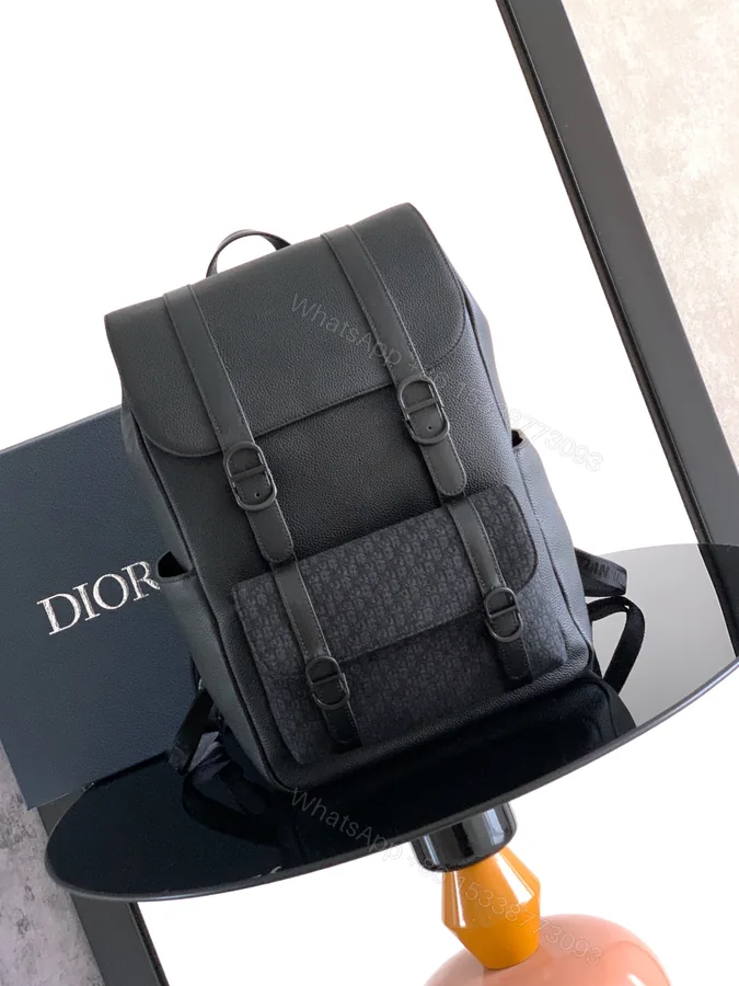 View 1 of Dior 原單皮革掀蓋後背包 雙扣帶休閒款式
