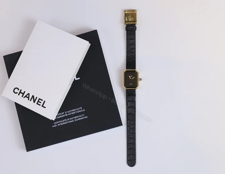 View 1 of CHANEL Première 黑面金邊高仿皮革腕錶 經典優雅款