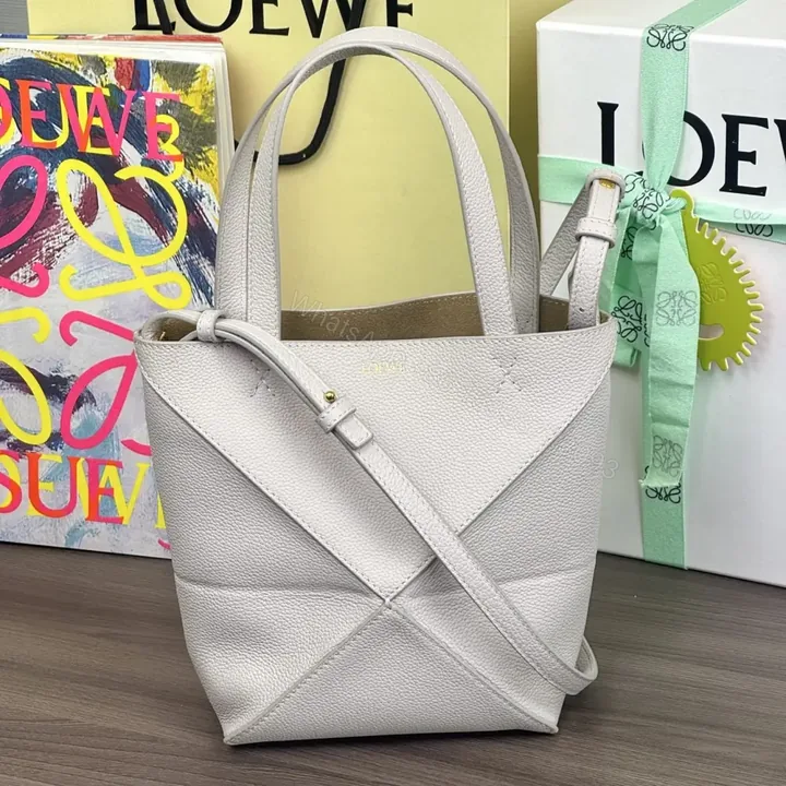 View 1 of 高仿Loewe*Fold系列1769小牛皮Tote手袋米灰色Mini免檢版