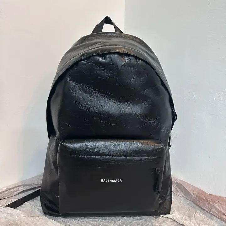View 1 of 高仿BalenciagaExplorer系列小羊皮雙肩包m
