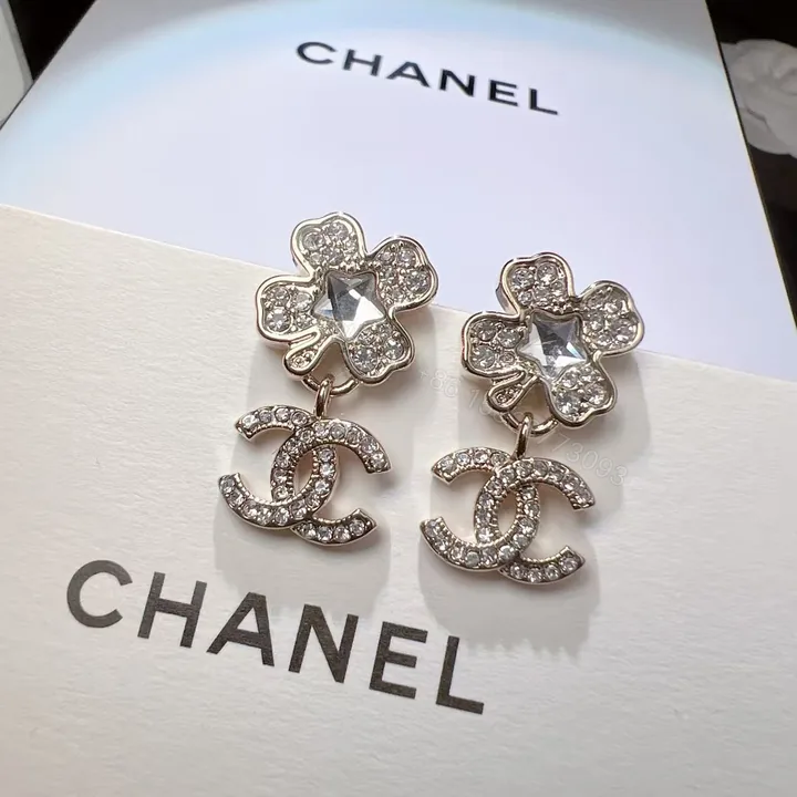View 1 of Chanel 高仿花鑽雙C垂墜耳環 閃亮造型優雅百搭女款飾品