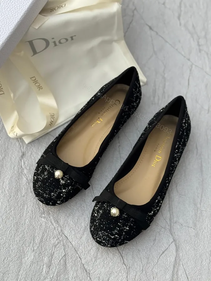 View 1 of DIOR