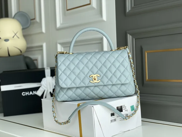 View 1 of Chanel A貨 女款 Coco Handle 大號菱格肩背包 天藍色 清新通勤款