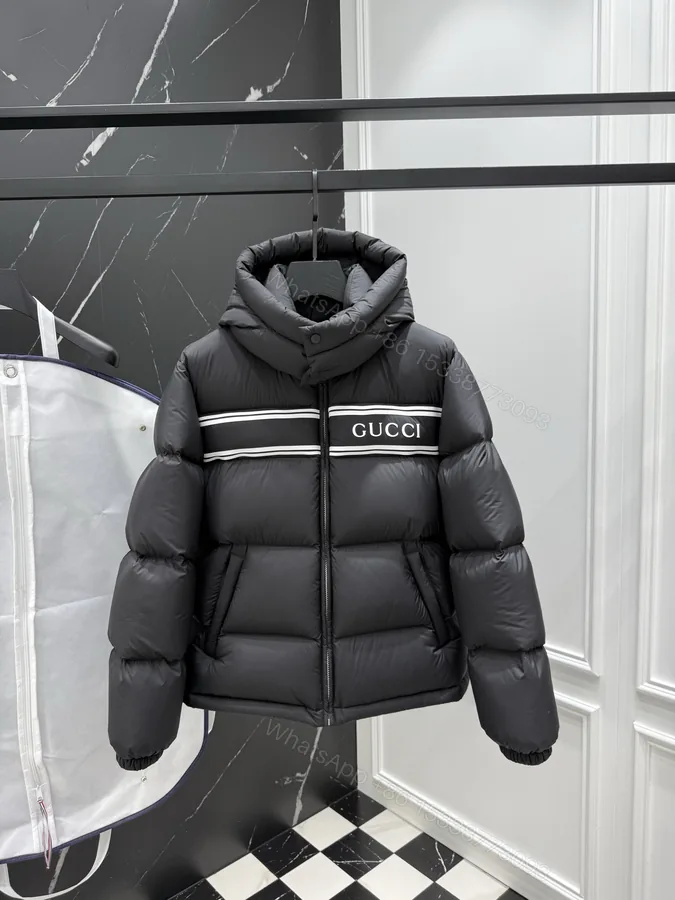 View 1 of Gucci一比一黑色羽絨外套男士雙白線LOGO設計