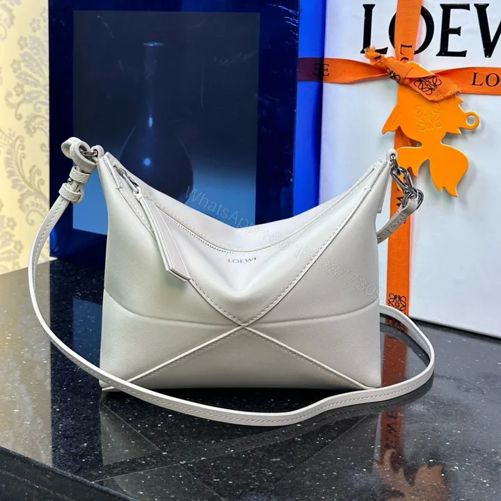 View 1 of 高仿Loewe*Fold系列3006小牛皮手提單肩包白色免檢版