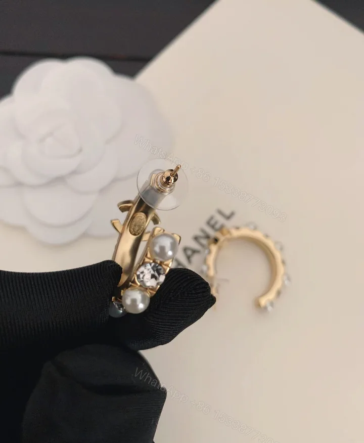 View 1 of EN – Lux Earring Chanel 035