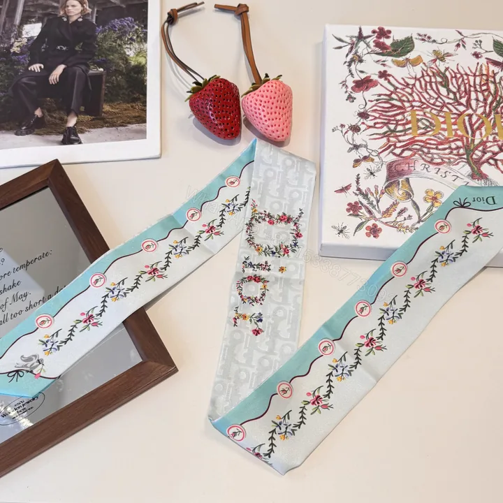 View 1 of Dior原單薄荷綠刺繡花卉絲巾雙面小飄帶